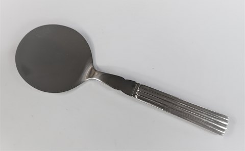 Georg Jensen. Bernadotte Silberbesteck. Sterling (925). Kuchenspatel mit Stahl. 
Länge 20cm.