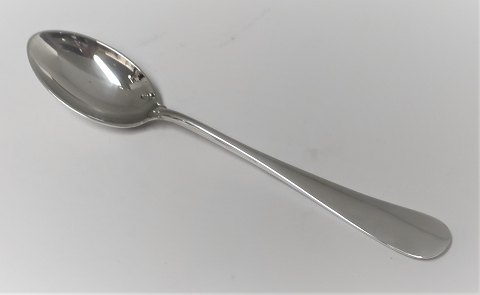 Michelsen. Ida. Kaffeelöffel. Entwurf: Ole Hagen. Sterling (925). Länge 11 cm.