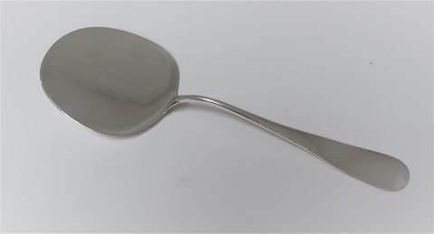 Michelsen. Ida. kagespade, rund. Design: Ole Hagen. Sterling (925). Længde 20 
cm.