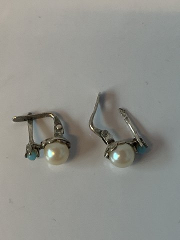Earrings with pearl in silver
Stamped 925 p