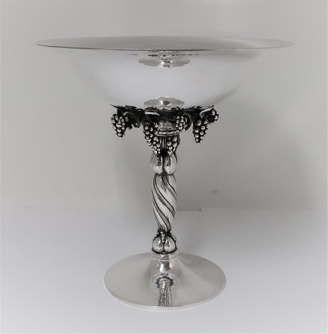 Georg Jensen. Sterling (925). Grape bowl. Model 263B. Height 19 cm. Diameter 
18,3 cm. Produced 1994 (T10)