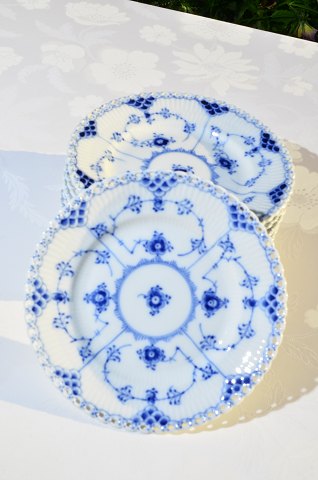 Royal Copenhagen  Blue fluted full lace         Plate 1088