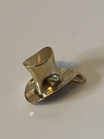 Hat i 14 karat Guld
Stemplet 585
Måler 14,92 mm ca
Brede 11,48 mm