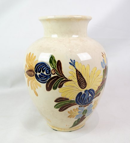 Floor vase, beautiful motif, Knapstrup ceramics
Great condition
