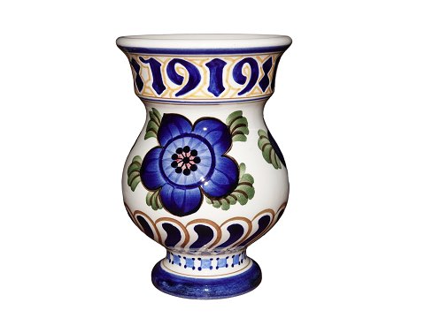 Aluminia 
Christmas vase 1919