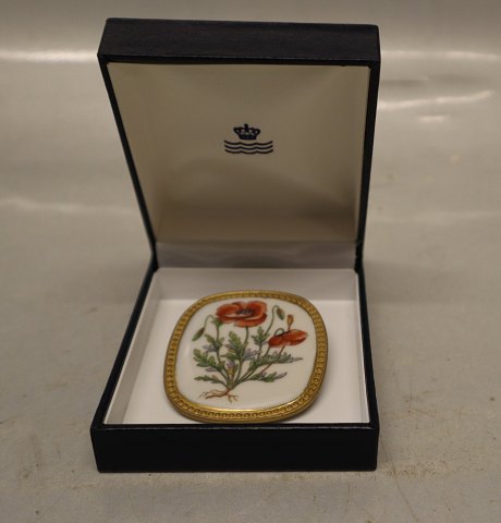 Kongelig Dansk Porcelæn Flora Danica Broche 5 x 4.5 cm monteret  forgyldt  Georg 
Jensen sølv