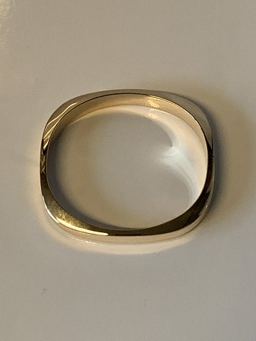 Armring 14 karat guld 
Stemplet 585 AAA
Måler 59,02*53,02 mm i dia
Tykkelse 10,20 mm