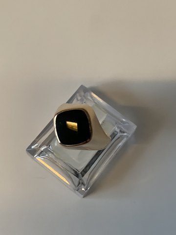 Herrering med onyx 14 karat Guld
Stemplet 585 PnY
Str 64