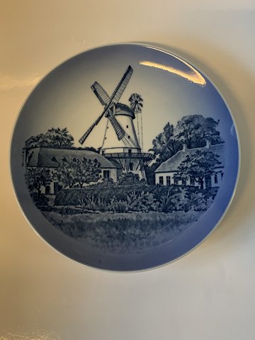 Platte Fra #Royal Copenhagen
Dybbøl Mølle
Måler 18,5 cm ca i dia