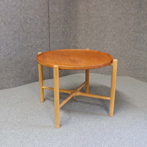 Hans J Wegner Bakkebord
Teak Eg