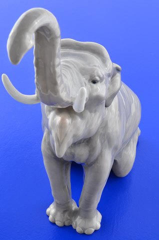 Bing & Grondahl figurine 1502 Elephant on knees
