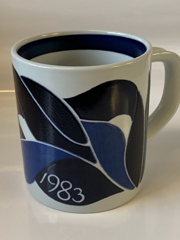 Year mug #1983 Royal Copenhagen
Height 11.5 cm