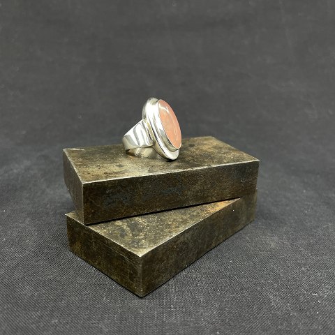 Ring med rosa quarts af N. E. From