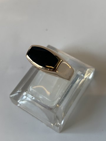 Fingerring med Onyx #14karat 
Stemplet 585 VEK
Str 57
