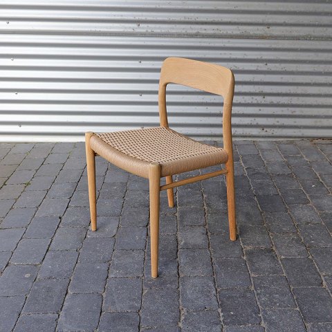1 stk NO Møller
Stole
model 75 eg