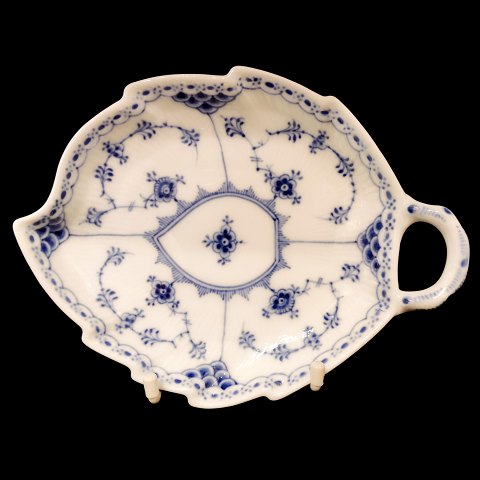 Royal Copenhagen, musselmalet halvblonde porcelæn; Bladformet fad #547