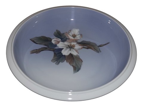 Royal Copenhagen 
Round tray with white flower