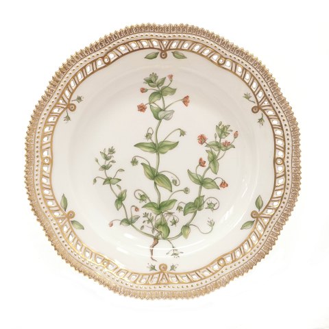 Royal Copenhagen Flora Danica dinner plate 3553. 
"Anagallis arvensis L.". D: 25,5cm