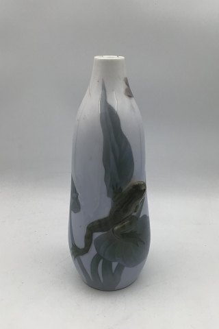 Royal Copenhagen Art Nouveau Vase med Frø og Guldsmed No 465/250 
