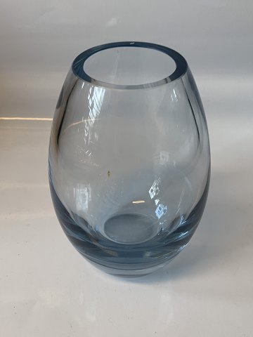 Holmegaard Vase, 
Design Per Lütken 
Højde: 16,5 cm.