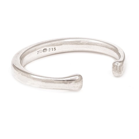 Georg Jensen Armring aus Sterlingsilber. 
Gestempelt Georg Jensen 215. Masse innen: 6,2x5cm