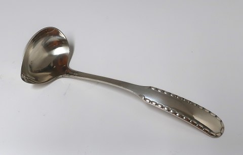 Georg Jensen. Sølvbestik (925). Perle. Flødeske. Længde 14,5 cm.