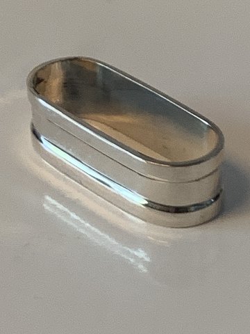 Servietring Sølv 
Størrelse 1,5 x ø 5 cm.
Stemplet: 830S