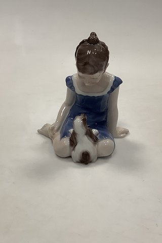 Lyngby Porcelænsfigur af Pige med Hund No 97