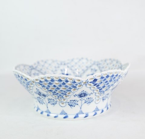Fruit bowl - Royal Copenhagen - Arnold Krog - Helblonde - no. 1/1061
Great condition

