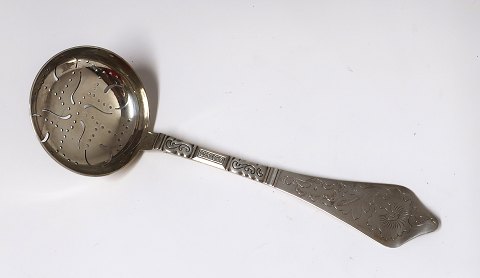 Antik rococo. Sølvbestik (830). Strøske. Længde 16 cm. Produceret 1908.