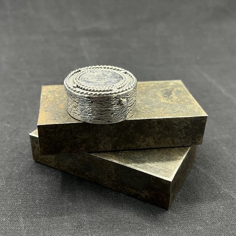 Pill box in silver