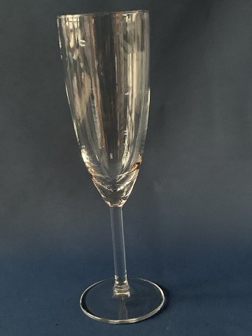 Champagne flute of 21,5 centimeters.