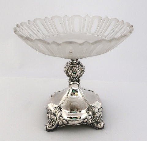 Silver bowl (830) with glass bowl. Height 16.5 cm. Diameter 18 cm.