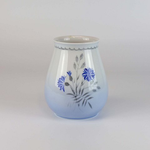 B&G vase
202
Demeter Blå
Højde 12,5 cm
