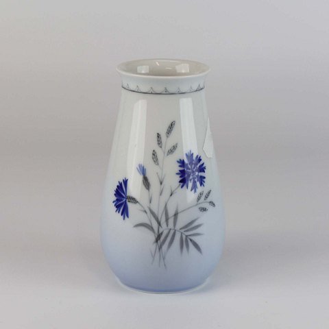 B&G vase
201
Demeter Blå
Højde 13,5 cm