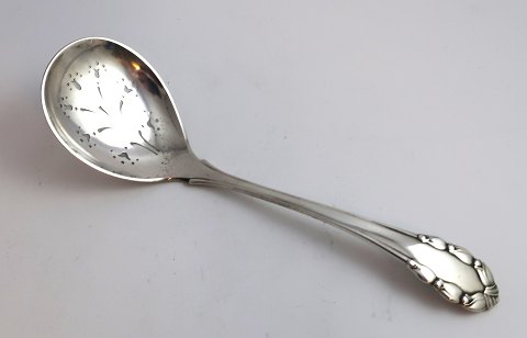 Georg Jensen. Silver cutlery (830). Lily of the valley. Sugar spoon. Length 17,5 
cm.