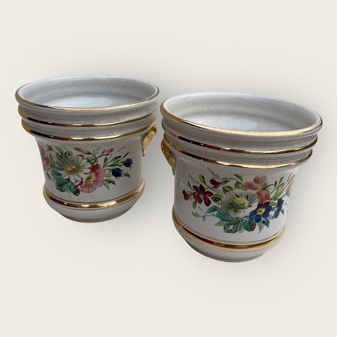 Aluminum
Flowerpots
set of 2 pcs.
*DKK 1400