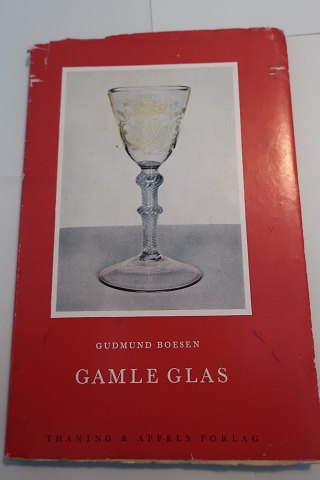 Gamle Glas
Af Gudmund Boesen
1961
Thanning & Appels Forlag
Del af serie fra forlaget
Sideantal: 102