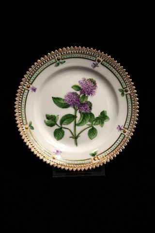 Royal Copenhagen Flora Danica sidetallerken.  
Dia: 14,5cm. 
RC# 20/3552...