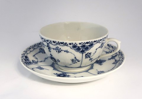 Royal Copenhagen. Blue fluted, half lace. Cup. Model 713. (1 quality)