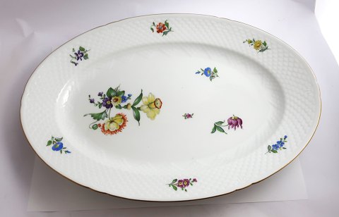 Bing & Grondahl. Saxon flower. Oval dish. Length 46.5 cm. Width 32.5 cm. (1 
quality)
