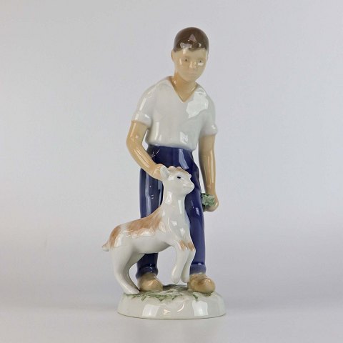 B&G figur
2331
Dreng med gedekid
20 cm