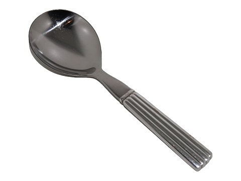 Georg Jensen Bernadotte
Serveringsske 19 cm.