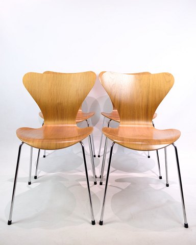 Sæt af 4 Syver Stole - Valnød - Arne Jacobsen - Fritz Hansen - 1980
Flot stand
