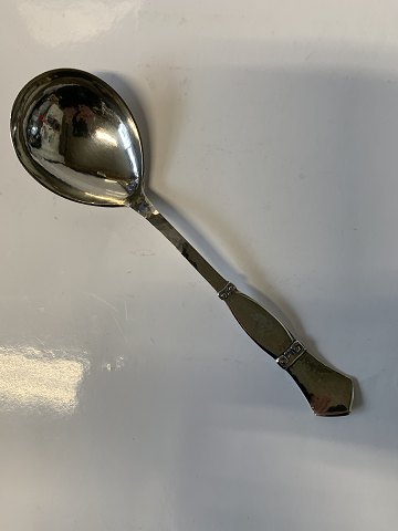 Vegetable spoon / Serving spoon No. 200 Silver
Toxværd, formerly Eiler & Marløe Silver
Length approx. 18.5 cm