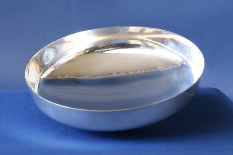 Georg Jensen. Skål, Nr.: 1132 B, 
925 Sterling sølv 
Måler.  5 X 17 cm