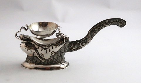 Vietnamese silver Tea strainer (900). Length 16 cm