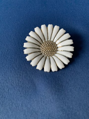 Daisy brooch 925 sterling silver, stamped VB