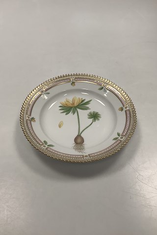 Royal Copenhagen Flora Danica Salat Tallerken No 20 / 3573