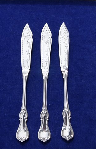 Various parts of flatware ...